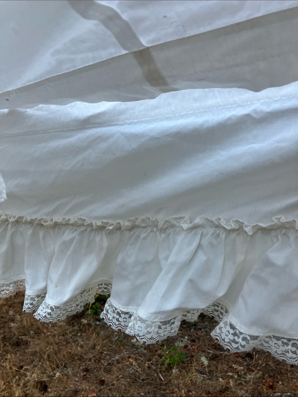 Huge vintage valences with lace & ruffles 104” x 11” each set of 2 - Picture 4 of 4